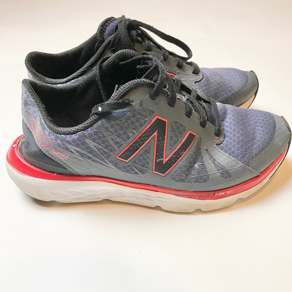New Balance Men’s 890 v4 running shoe 8.5 2E